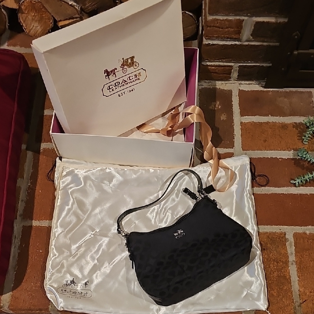 Coach Black Shoulder Bag with Slouchy Design